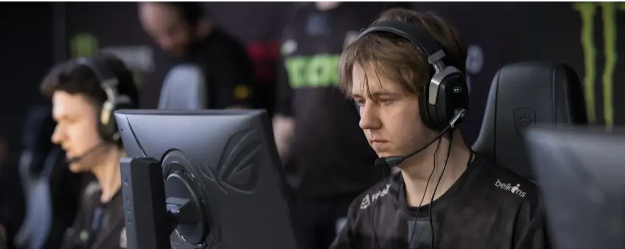 B8 and Heroic Win Opening Matches at CCT Global Finals 2025