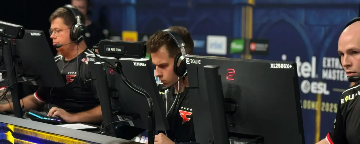 FaZe Crushes  aurora  ใน Lower Bracket ของ Group B ที่ IEM Cologne 2025