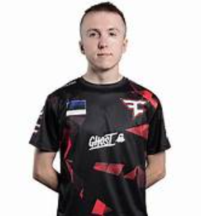  ropz : "La gente me mira como si fuera s1mple,  ZywOo , o  Donk , pero no lo soy"