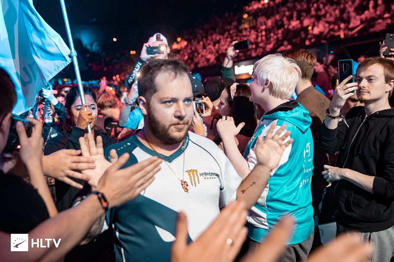 Zews discusses his experience with a sudden heart condition: "This incident truly defined who I am."