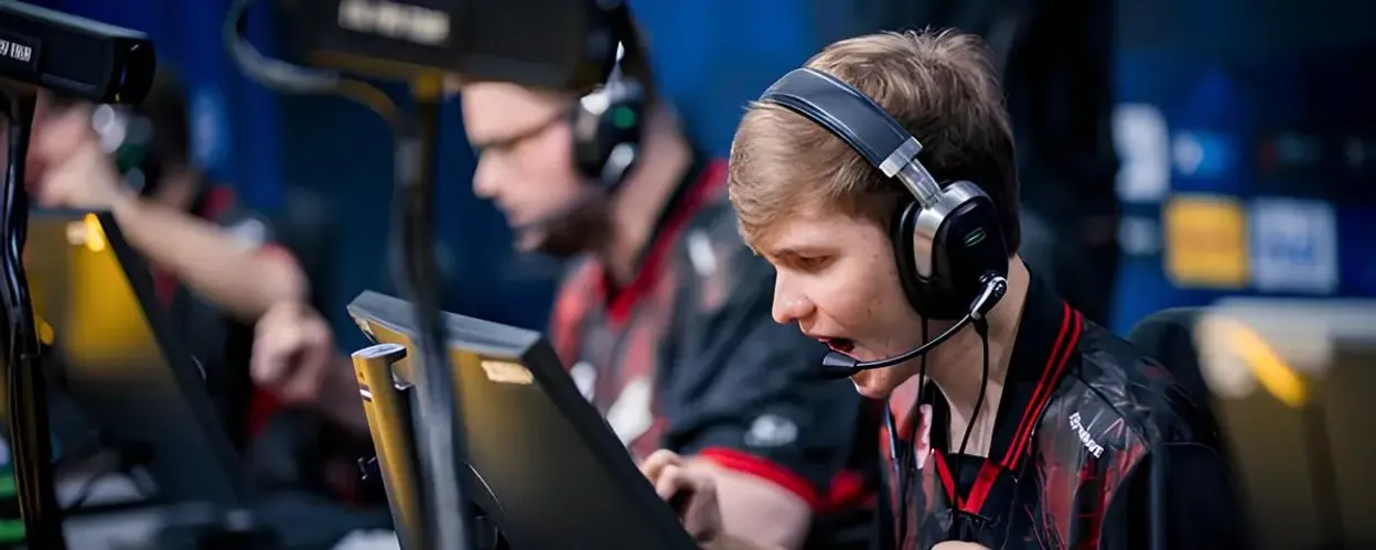 Possible transfer of m0NESY caused a storm of emotions: players and experts about the loss of G2