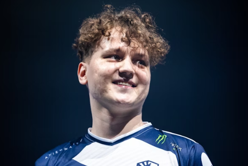  YEKINDAR  GIẢI THÍCH TẠI SAO LÃNH ĐẠO CỦA CADIAN KHÔNG THÀNH CÔNG VÀ ĐỐI MẶT VỚI NHỮNG PHÊ PHÁN TỪ CÁC NHÀ PHÊ BÌNH