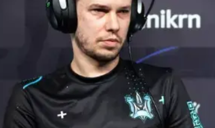 Тренер Монте,  lmbt : " hades  и  dycha  - очень сильное дуо, и я уверен, что мы сможем выиграть турниры с этим составом"