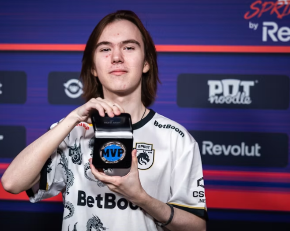 Donk GANÓ EL MVP DE LA FINAL DE PRIMAVERA DE BLAST PREMIER