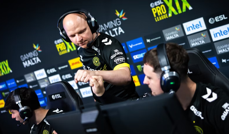 XTQZZZ confirms  Spinx  asked to explore his options after BLAST Spring Final