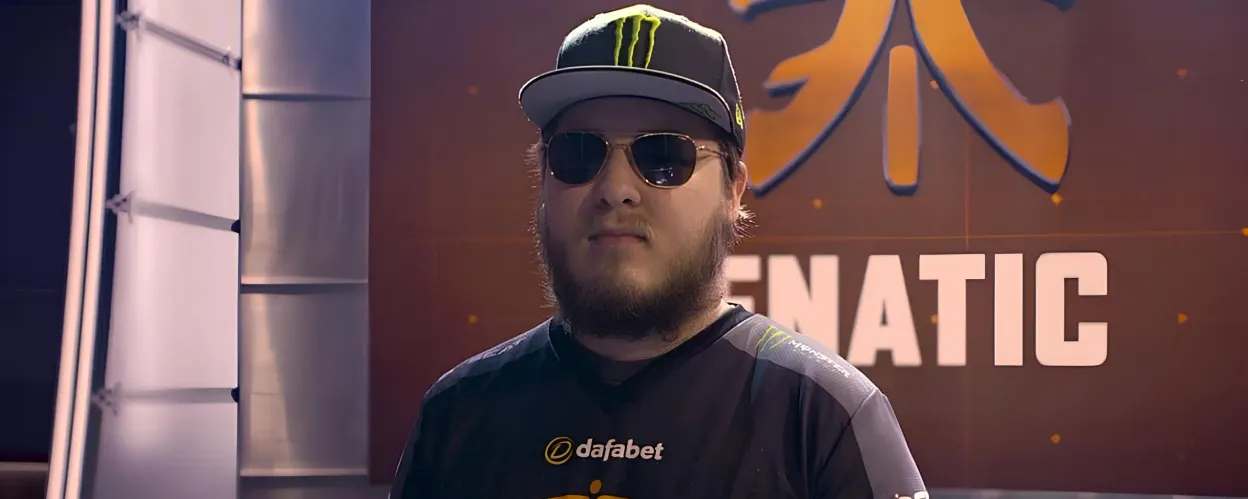  flusha  dengan WH bermain melawan 10 level FACEIT di stream dima_wallhacks