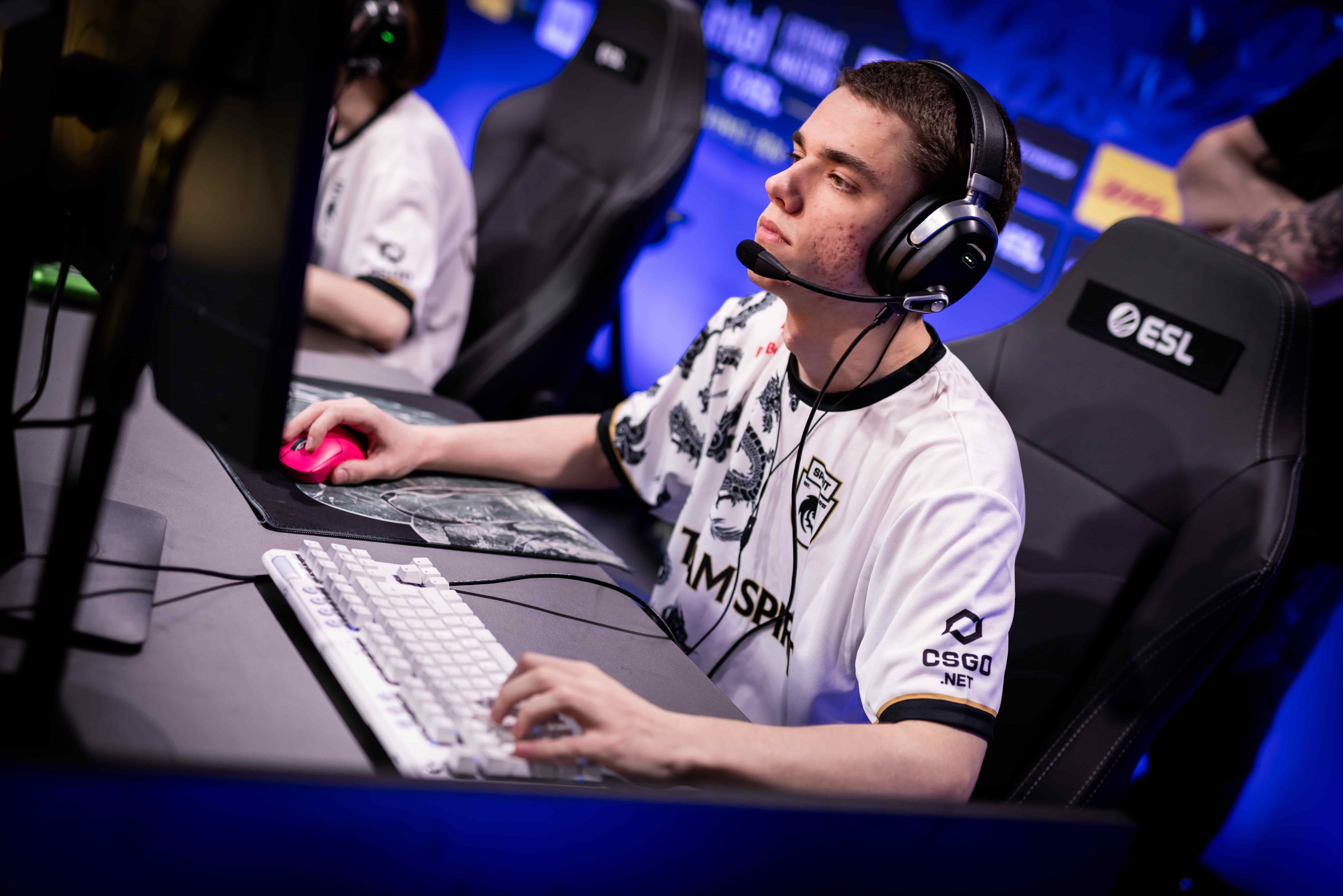 Số liệu thống kê:  Zont1x  Người giết chết các đối thủ mzinho thế hệ mới "máy bắn đầu"