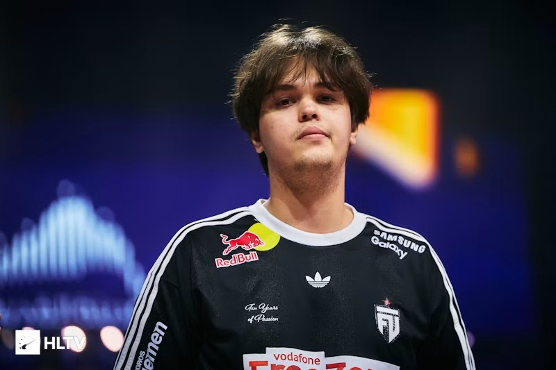  Astralis  正式签下 siuhy 和 cmtry，为新加坡 Major 做准备