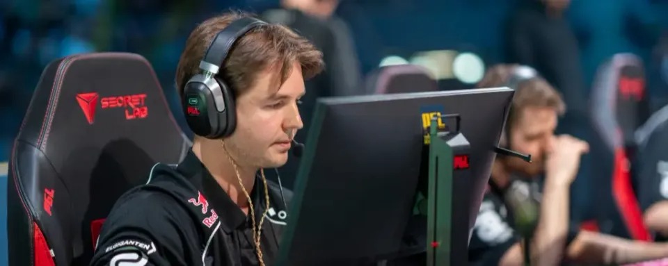 Rumor: dev1ce on the verge of joining 100 Thieves