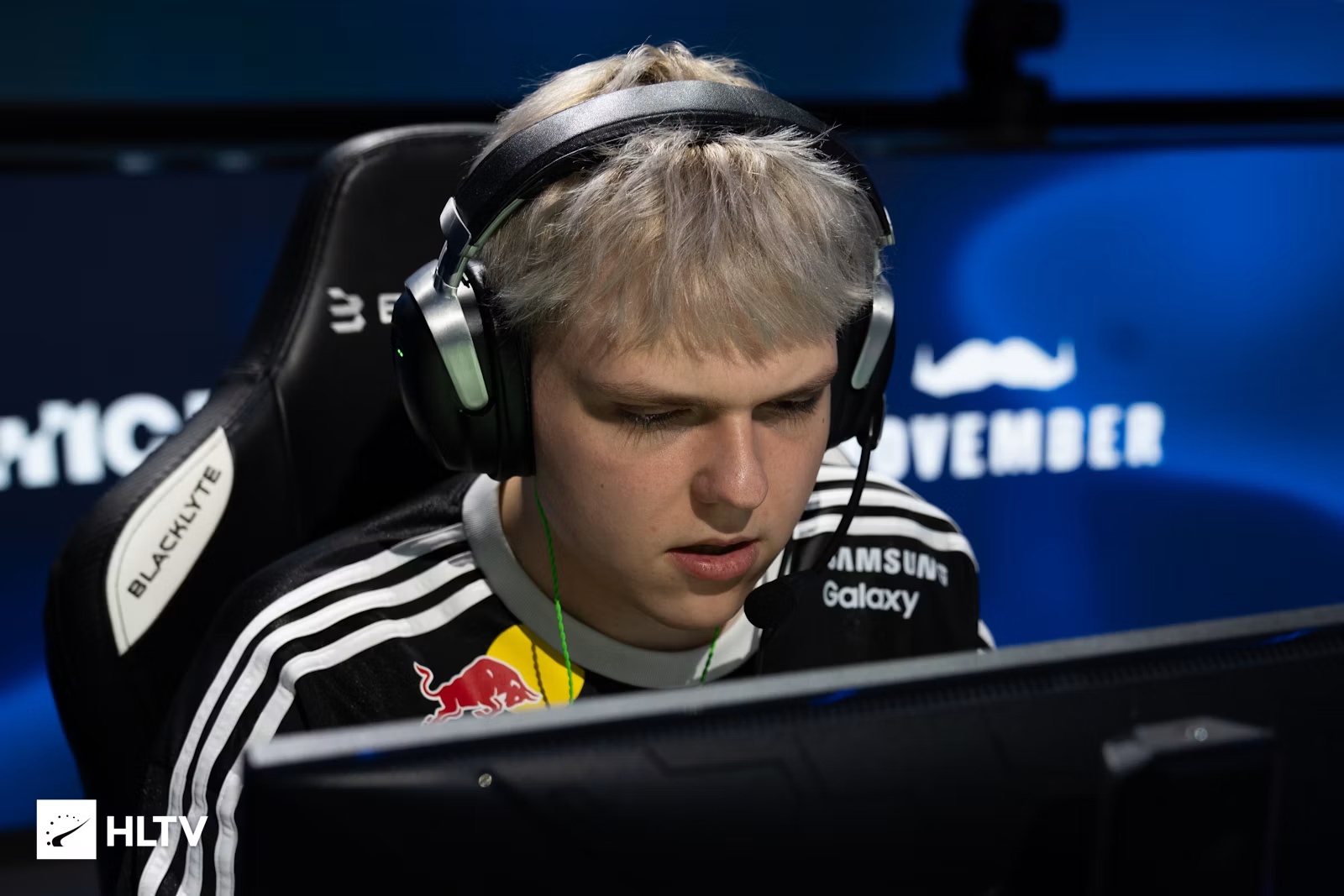 FUT eliminate  Inner Circle  2-0 as dem0n dominates
