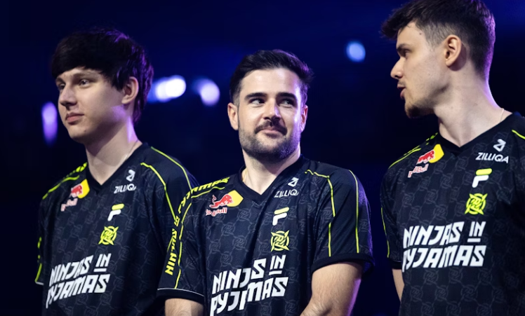 NIP가 ESL Pro League Season 20에서  Heroic 를 이겼다: 경기는 스캔들로 얼룩졌다