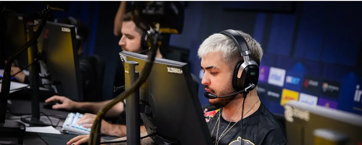 Memes, Fails, and Trash Talk on Day Two of PGL Bucharest 2025