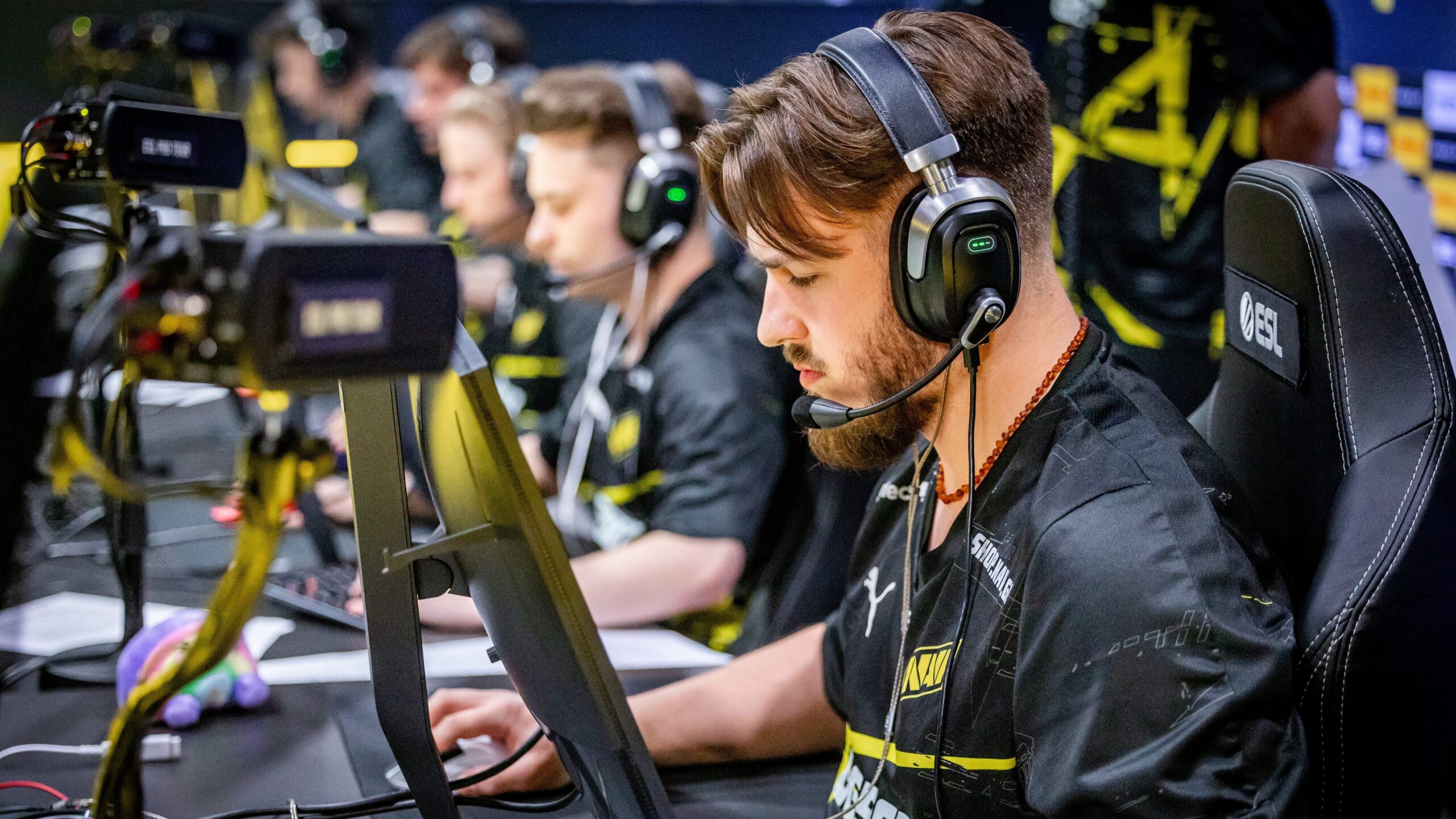 jL responds to criticism of NAVI: A second-tier team without firepower and star players haha