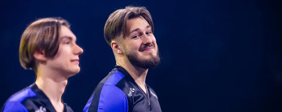 jL Hints at Comeback: "Guess Who's Back?"