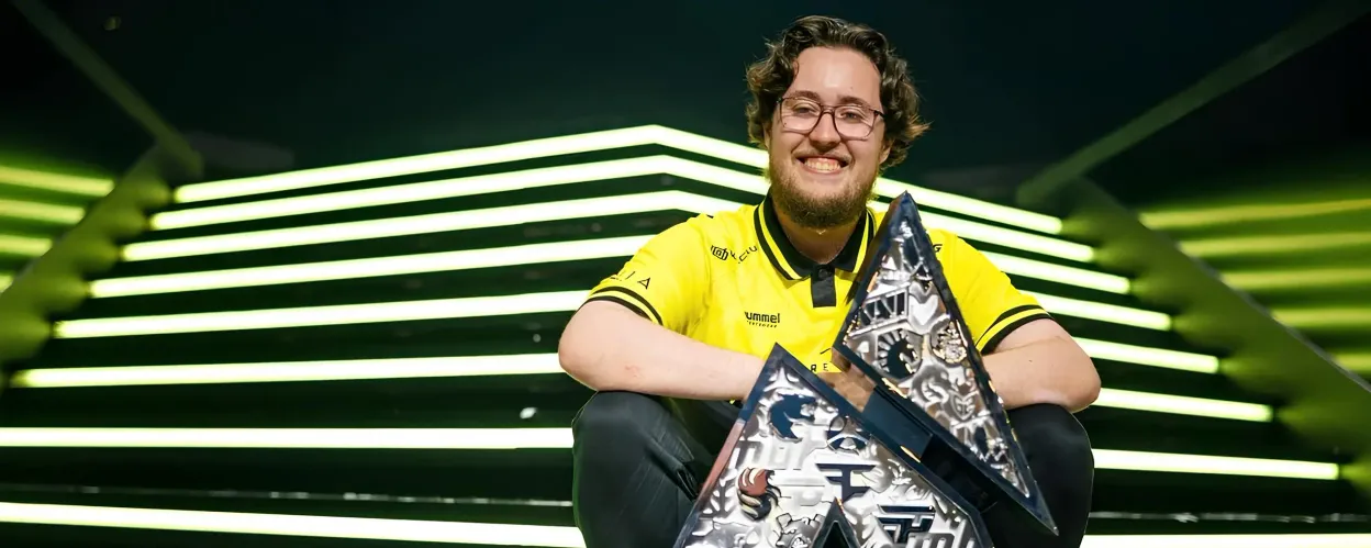  ZywOo  Wins "Breakthrough Player of the Decade" at Esports Awards