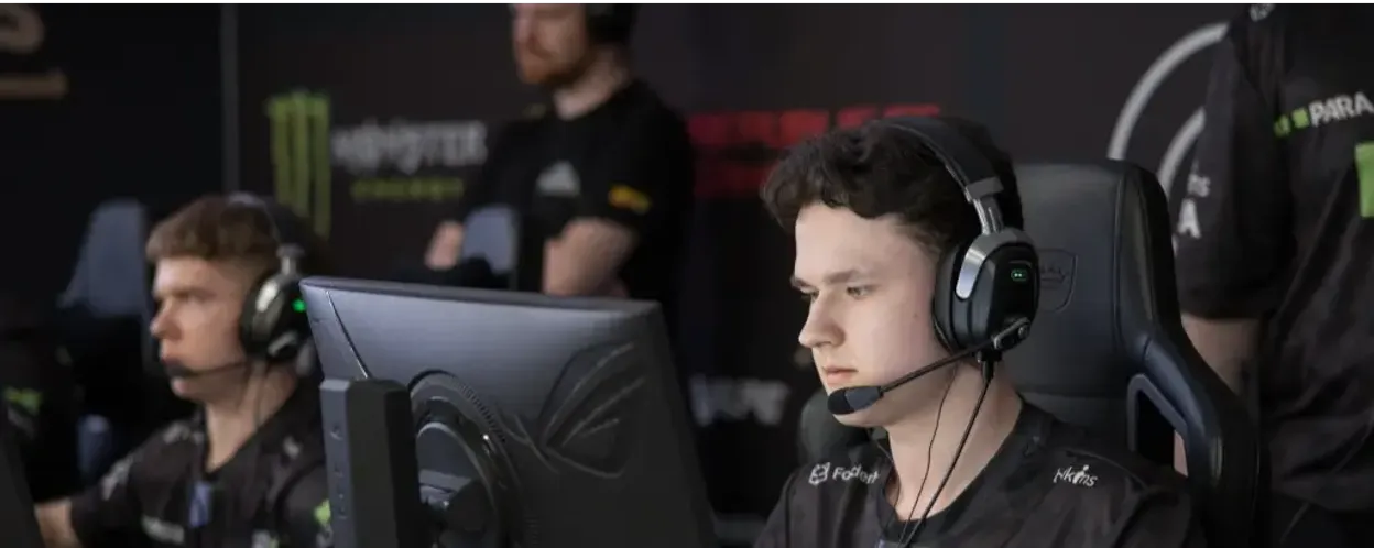  B8  против NIP в полуфинале европейских квалификаций на PGL Astana 2025