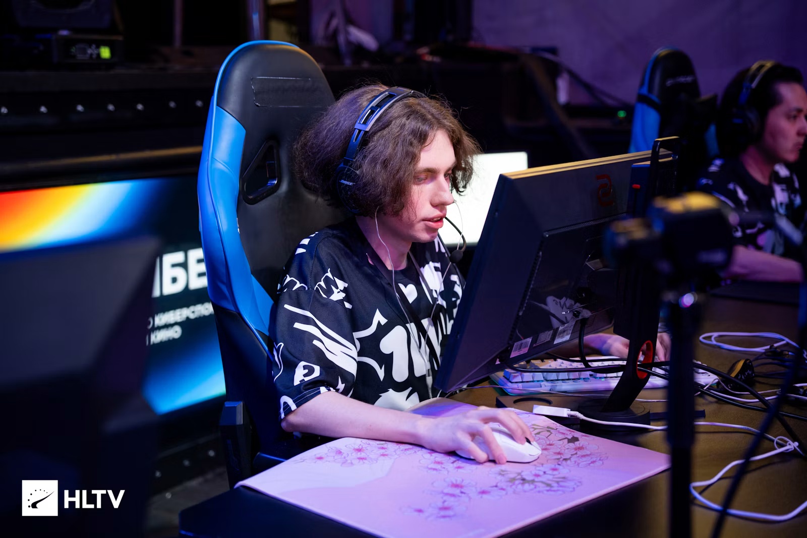  Magic  sign  lattykk  for final Singapore Major push