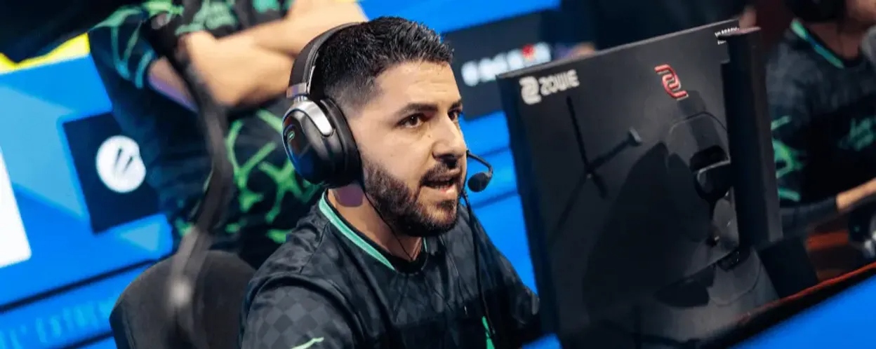  MAJ3R  Retires as Player and Leaves  aurora  CS2 Roster