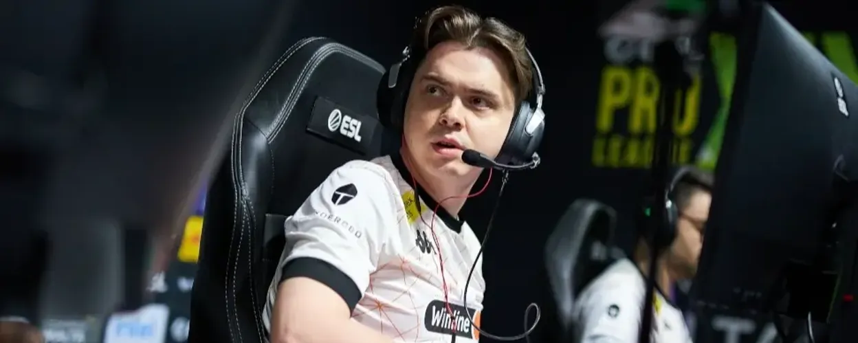  Heroic ,  Virtus.pro , Wildcard, và  Rare Atom  là những đội đầu tiên bị loại khỏi FISSURE Playground #1
