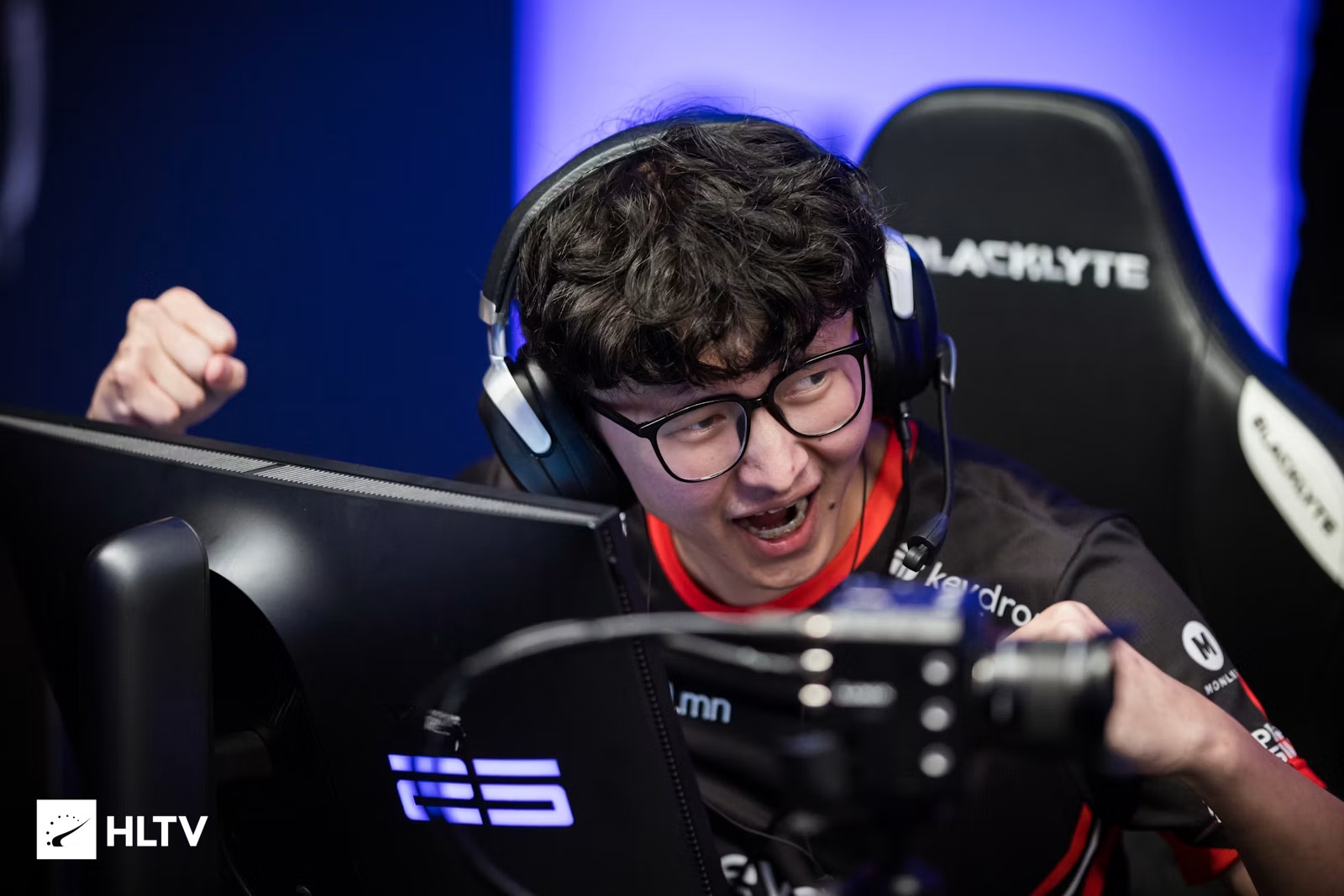 5star sweep Chinggis Warriors to qualify for FISSURE Playground 3
