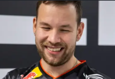  allu  reveló la razón de la salida de  Aleksib  de  ENCE , pero la validez es cuestionable