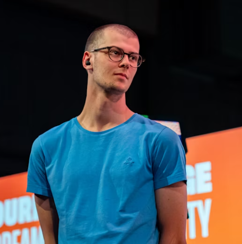  Johnny Speeds  separa le strade con chawzyyy