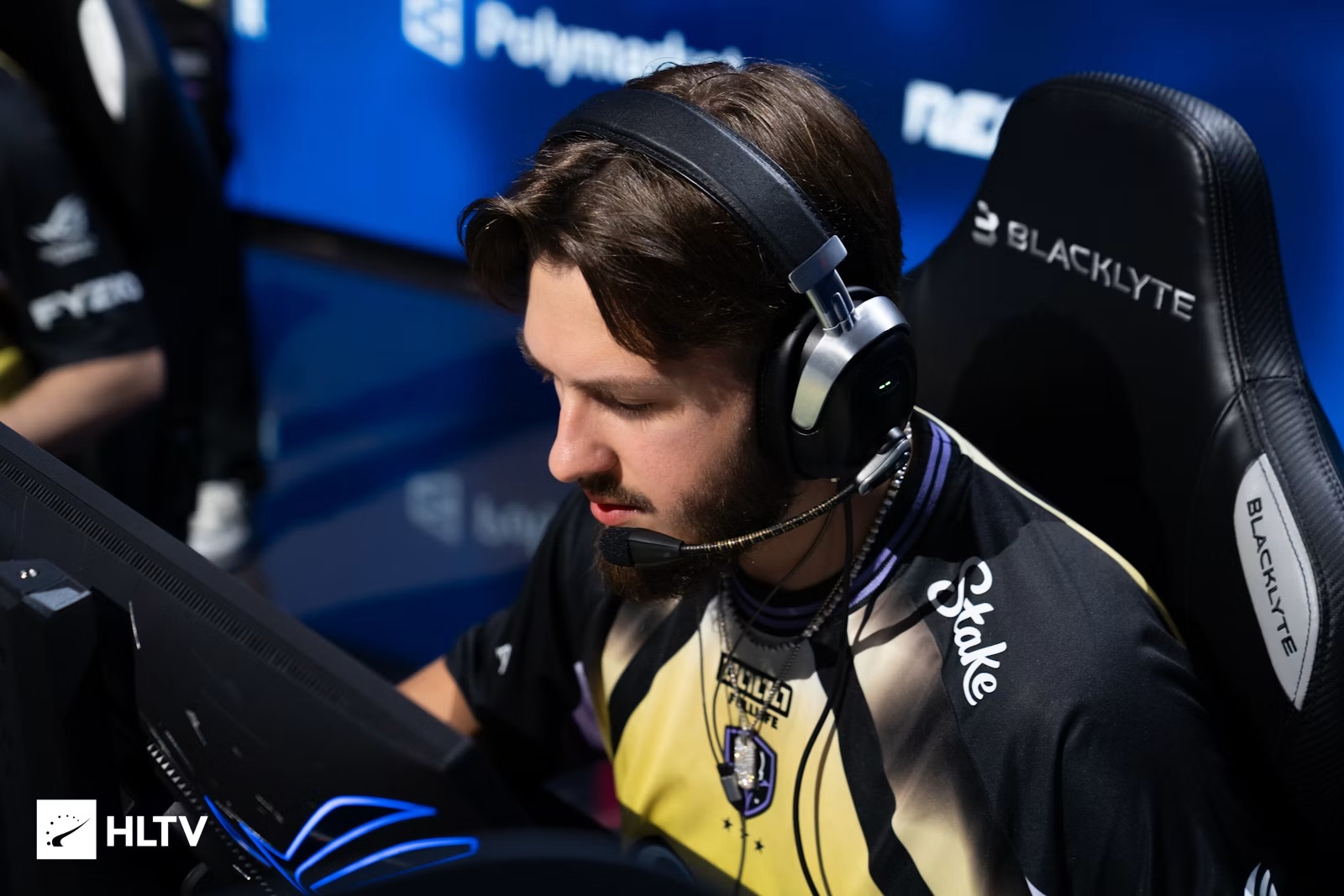  Vitality  以主导的 2-0 战胜  9z  淘汰对手，晋级 BLAST Open Porto