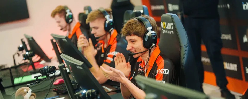 NAVI 将与  B8  比赛；争夺 2025 年 StarLadder 布达佩斯 Major 第 3 阶段的名额