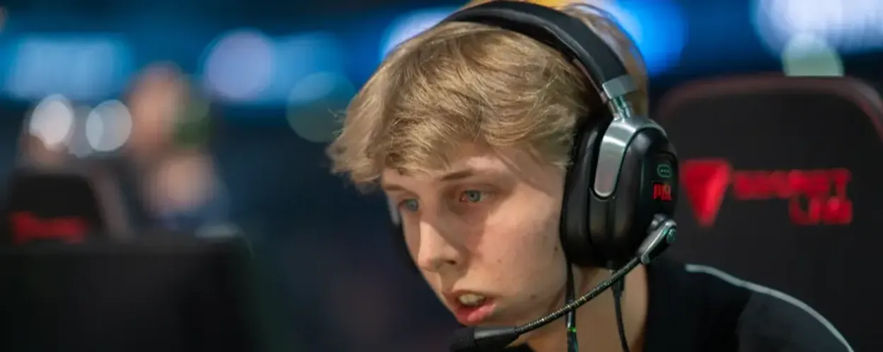  Astralis  Dominate  Lynn Vision  to Reach FISSURE Playground #1 Semifinals