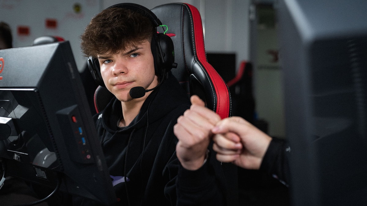 Mouz QUALIFIKASI UNTUK SPODEK MELEWATI GamerLegion