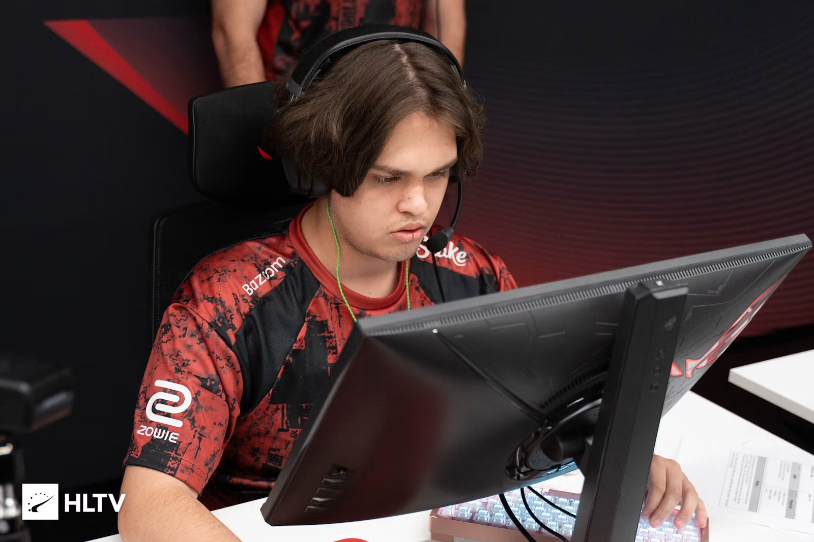 cmtry  在 FUT 于布加勒斯特站遭淘汰后，可能将与  Astralis  一同无缘新加坡 Major