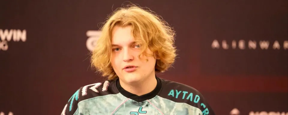 AW 离开 PARIVISION ,被 zweih 替代