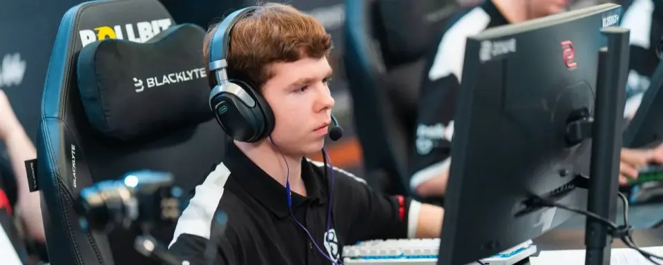 B8 将 headtr1ck 列入转会名单