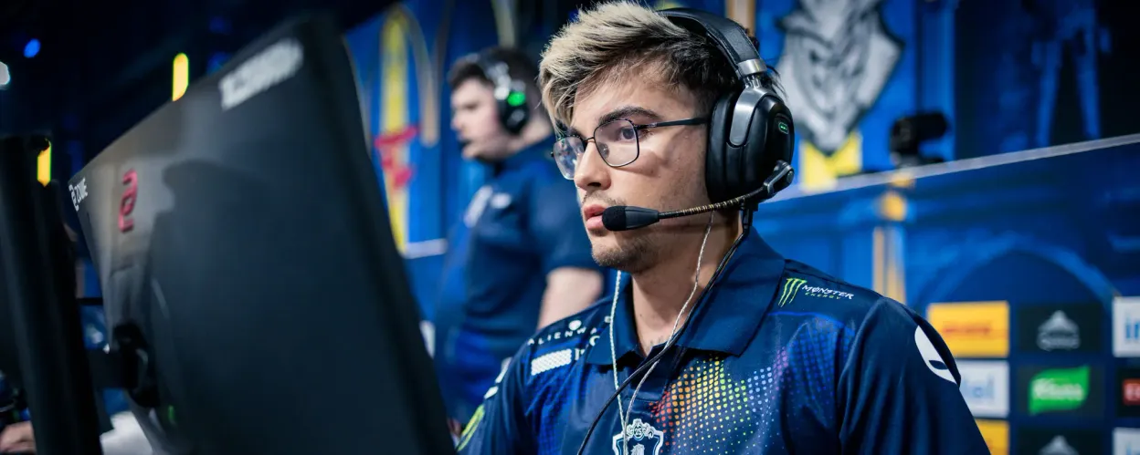 Liquid Falls Below FlyQuest with  jks  in Valve Rankings