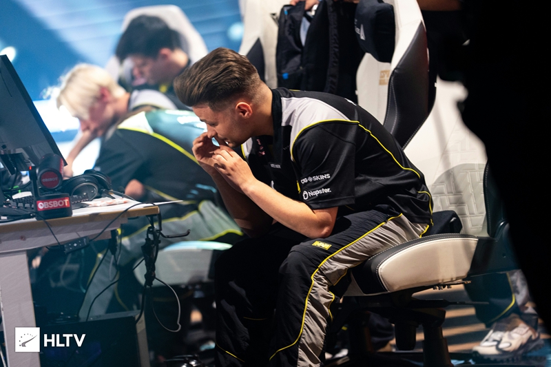 ynk : Sepertinya NAVI telah mencapai titik di mana mereka perlu mengganti pemain untuk memecahkan kebuntuan.