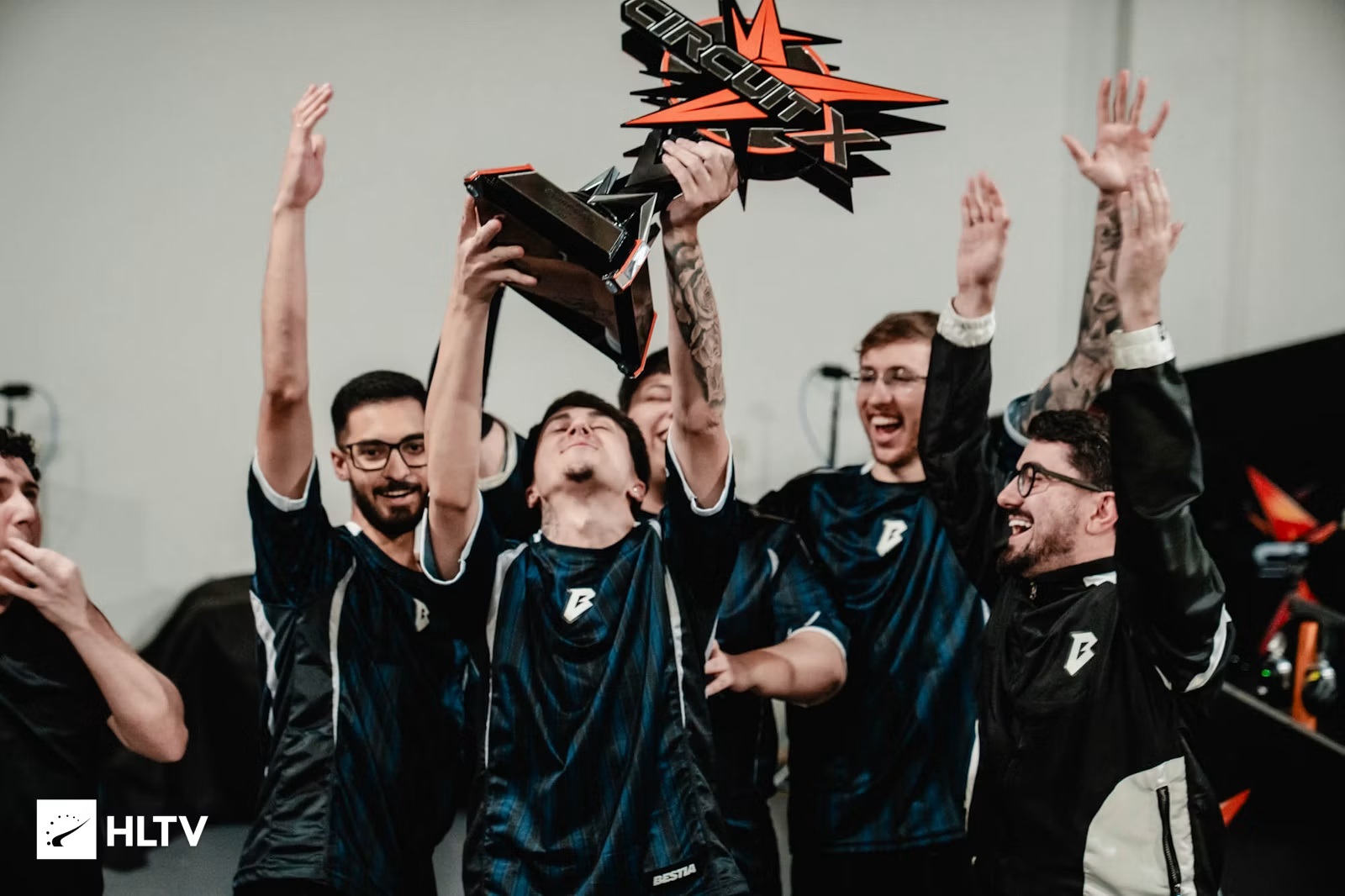 Bestia win Circuit X Curitiba as Major qualification race tightens
