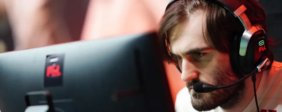  Davai Lama  在与  Team Heroic  的四个月后离开了活跃阵容;