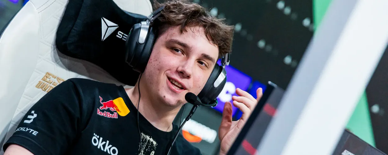 Team Spirit , Team Liquid , y Team Falcons avanzan a los playoffs mientras Virtus.Pro y AVULUS salen del torneo