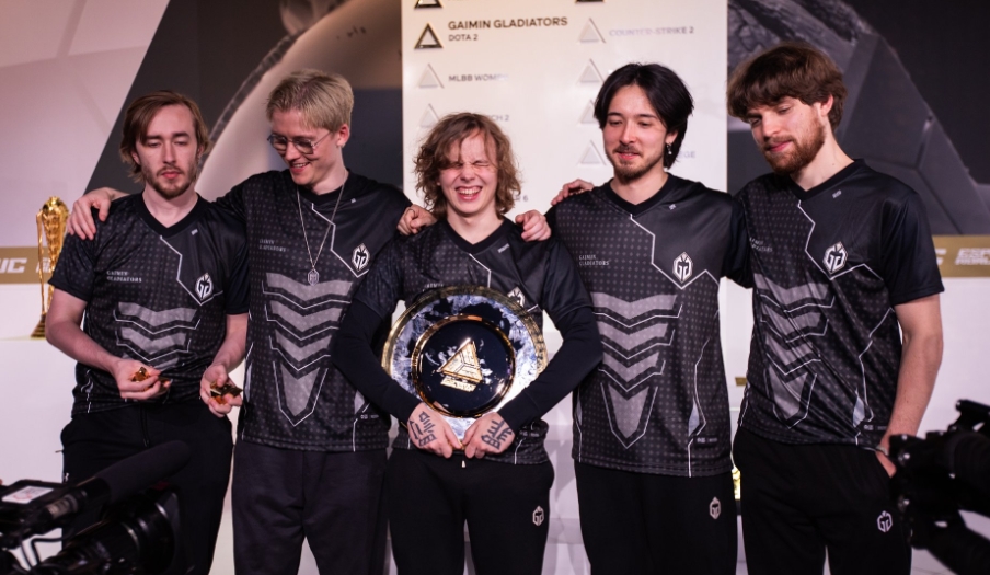  Malr1ne : Our understanding of the version is not enough, while GG is far ahead in the use of team items