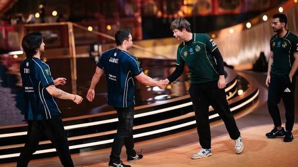 Korb3n表示，Falcons的退出对Dota 2场景是个坏兆头