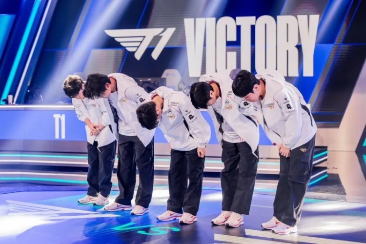  faker : No hay un equipo al que particularmente quiera enfrentarme, pero si es contra  LPL , los fans deberían estar bastante contentos.