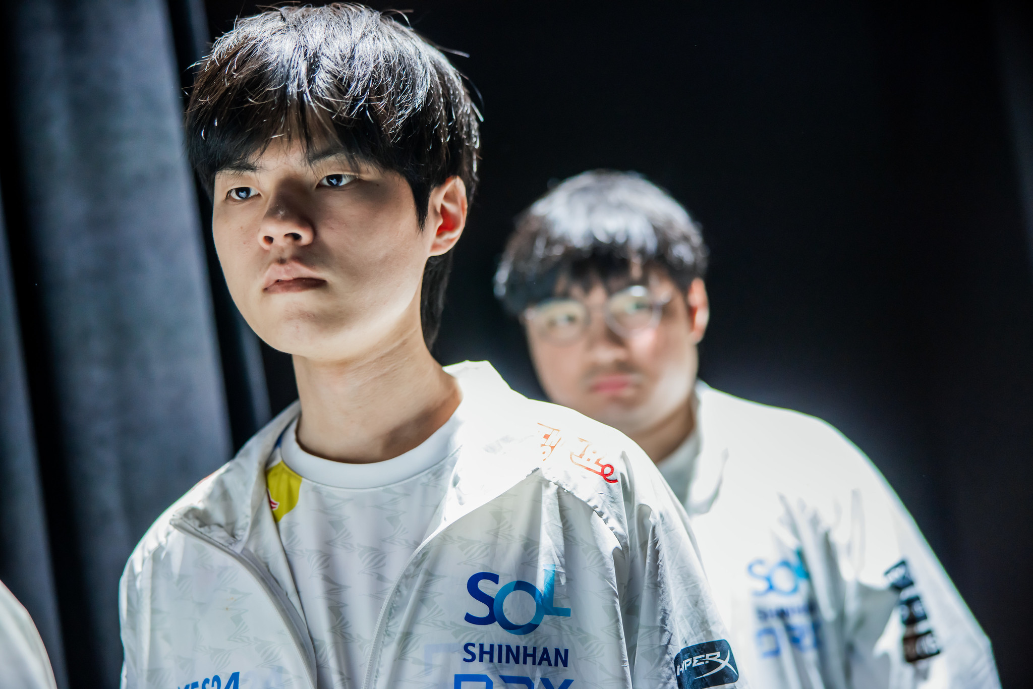 Deft:LoL里面中路是最重要的,想去中單實力很強的隊伍