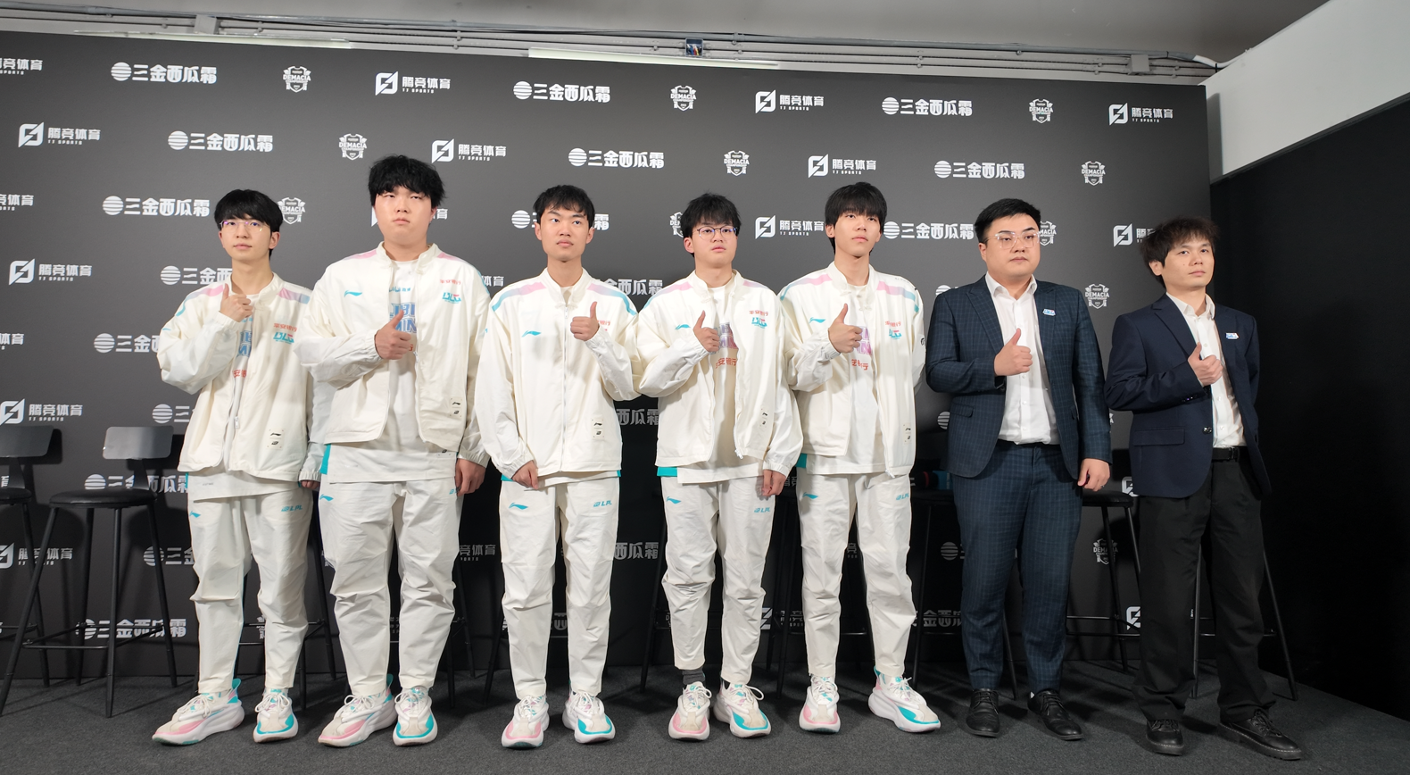 Knight memprediksi lawan final mereka mungkin akan menjadi JD Gaming.  