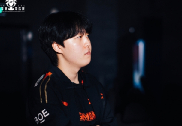 Hot discussion on Korean forums about Kanavi possibly returning to LCK: "There's no reason, his value is high but his form is poor."