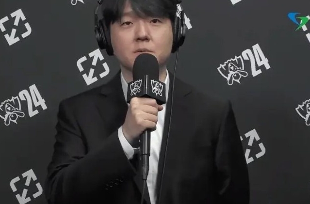 Korean media reports that  Hanwha Life Esports  has renewed its contract with coach  DanDy , and during S14,  Hanwha Life Esports 's final record was a top eight finish.