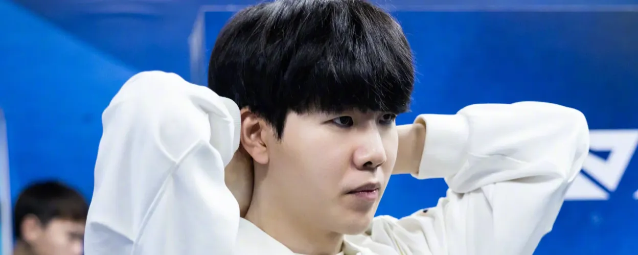 Invictus Gaming vs Bilibili Gaming 比赛在 LPL 第三分裂 2025 因台风推迟