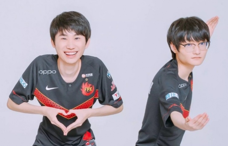  Doinb  : Xiao Tian จะมาเป็นผู้บรรยายการแข่งขันเหรอ? อย่ากระจายข่าวลือ! ฉันเห็นบันทึกการสนทนาที่  Zoom  ส่งให้ฉัน.