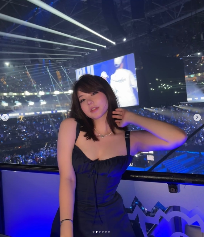 Mayumi делится красивыми фотографиями: Изящная фигура, как форумные друзья оценивают~