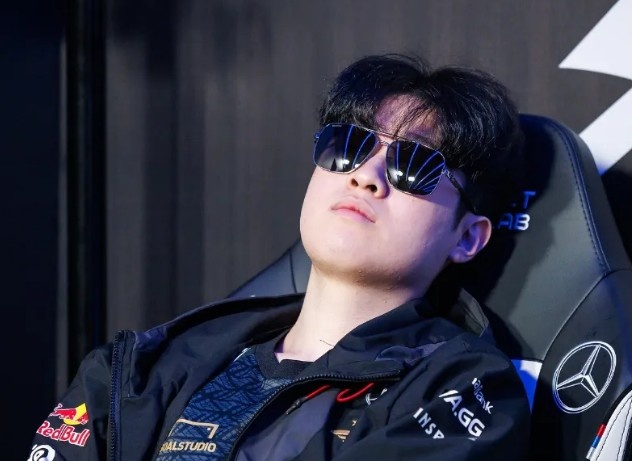 There has long been an intention to leave~ Zeus previously said goodbye to T1 fans during a livestream: I'm really leaving~~