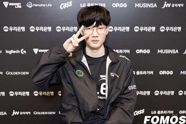  Viper  surpassed  IMP  with four consecutive wins to top the Korean server, and won 14 of the last 20 Rank games.